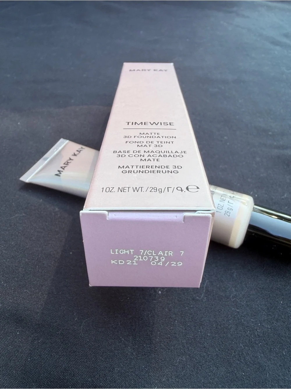 Mary Kay TimeWise Matte 3D Foundation - Light 7